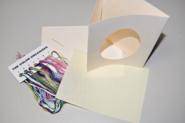 Grußkarte zum Sticken m. Material, Passepartout-Karte geprägt hochwertig, Kuvert