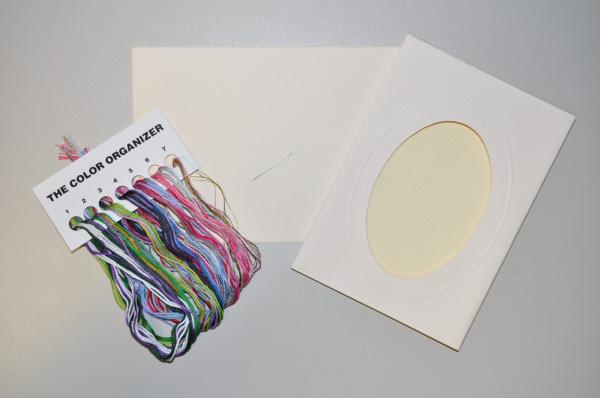 Grußkarte zum Sticken m. Material, Passepartout-Karte geprägt hochwertig, Kuvert